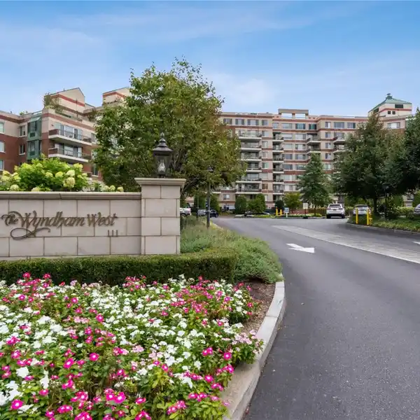 ELEGANT LIVING AT THE WYNDHAM