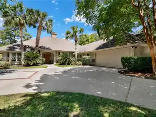 Spectacular Location with a Beautiful Tropical Setting.