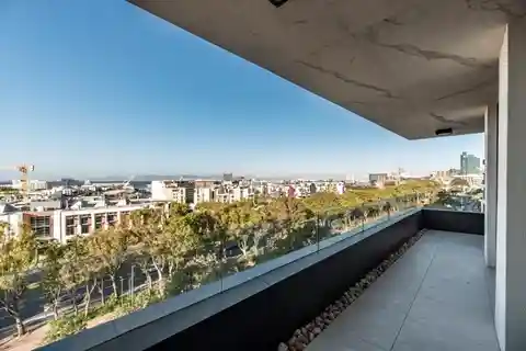 Luxury Full-Floor Apartment – Green Point