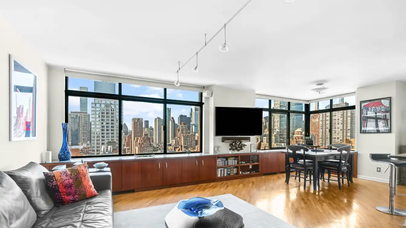 Mint Condo with Panoramic Views