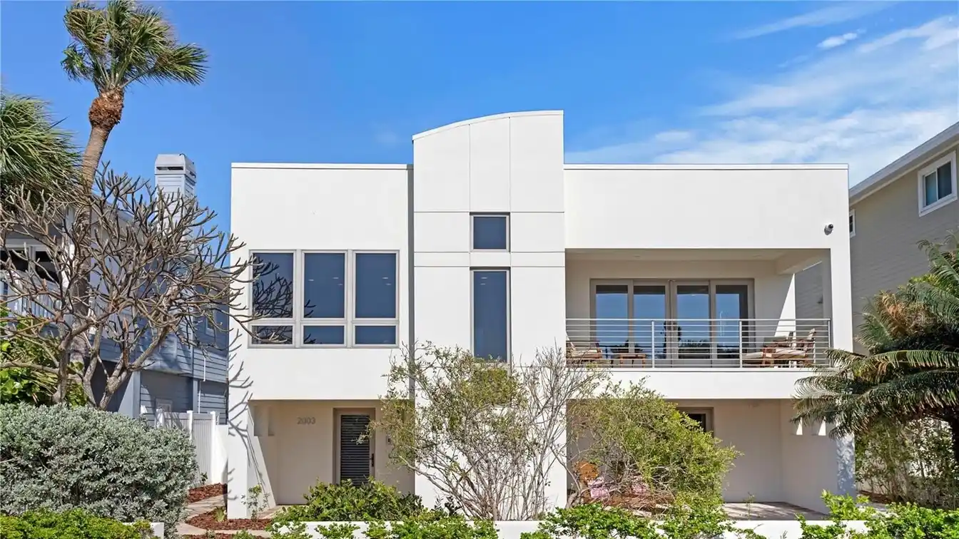 Modern Gulf-view Masterpiece