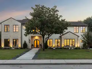 Extraordinary Transitional-Style Estate