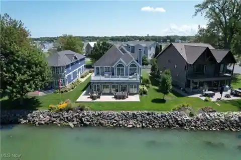 Fabulous Coastal Vibe on Lake Erie