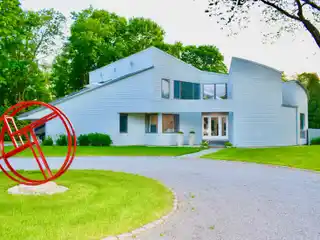 Perfectly Created Modern Oasis for Rent