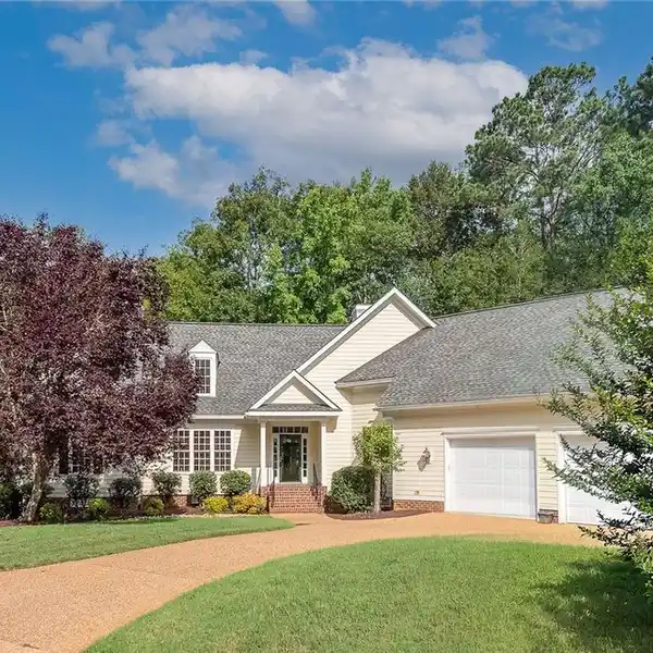 CUSTOM RANCH-STYLE HOME ON A QUIET CUL-DE-SAC