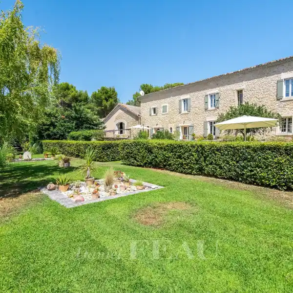 PEACEFUL HAVEN IN THE LUBERON COUNTRYSIDE