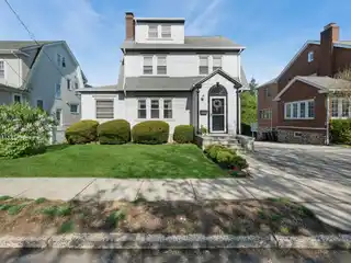 Chic Move-in Ready Colonial