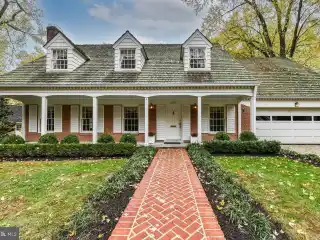 Inviting Home in Sought-After Chain Bridge Forest