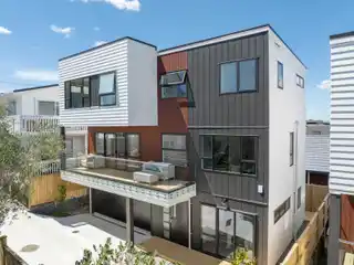 Stunning Brand New Residence