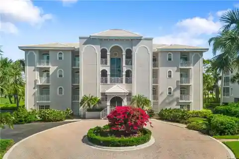 Beautifully Updated Condo