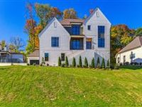 CHARMING HOME WITH GORGEOUS VIEWS