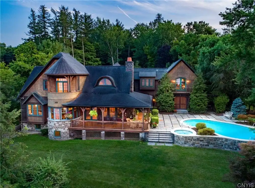 Extraordinary Skaneateles Lake Waterfront Estate