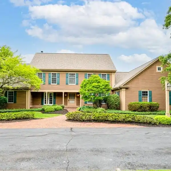 PRIVATE WATERFRONT RETREAT WITH CUSTOM CEDAR CHARM