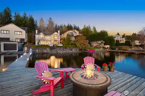 Luxury Lakeside Serenity