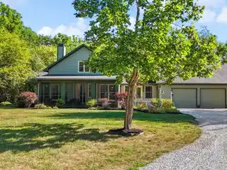 Welcoming Residence on Five Beautiful Acres