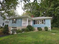 ROOMY RANCH IN RIVERSIDE ACRES