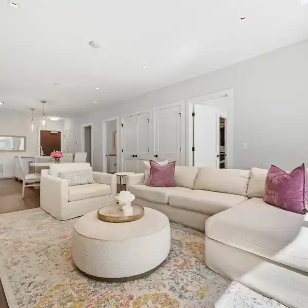 EASY CONDOMINIUM LIVING AT ITS BEST