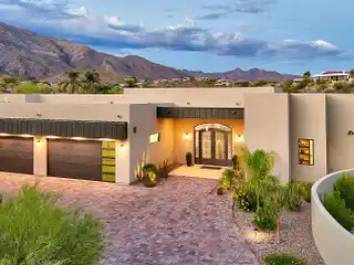Brand New Luxury Contemporary in Alta Vista Sonrisa