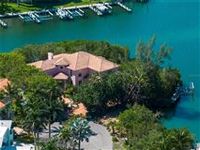PRIVATE AND SPACIOUS CUSTOM WATERFRONT HOME