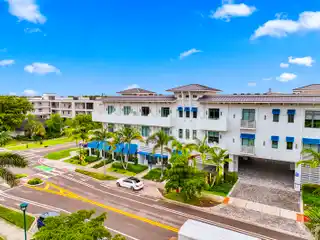 Fabulous Turnkey Opportunity in the Heart of Olde Naples