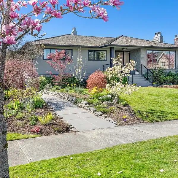 UNIQUE HOME ON A QUIET STREET