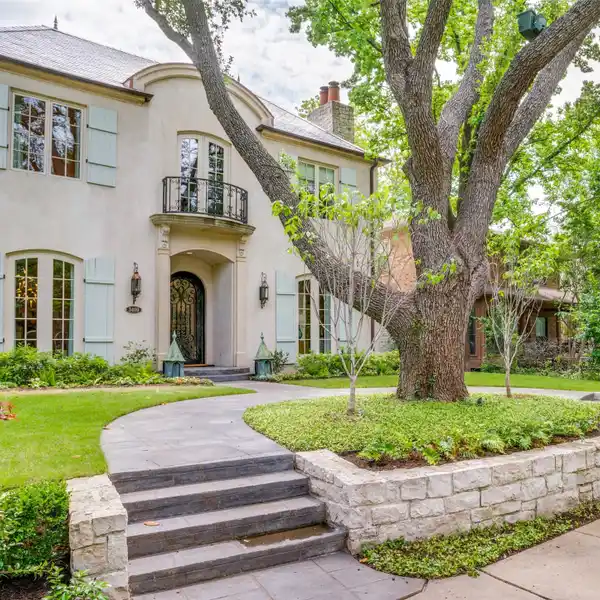 SOPHISTICATED TRANSITIONAL FRENCH STYLE IN HIGHLAND PARK