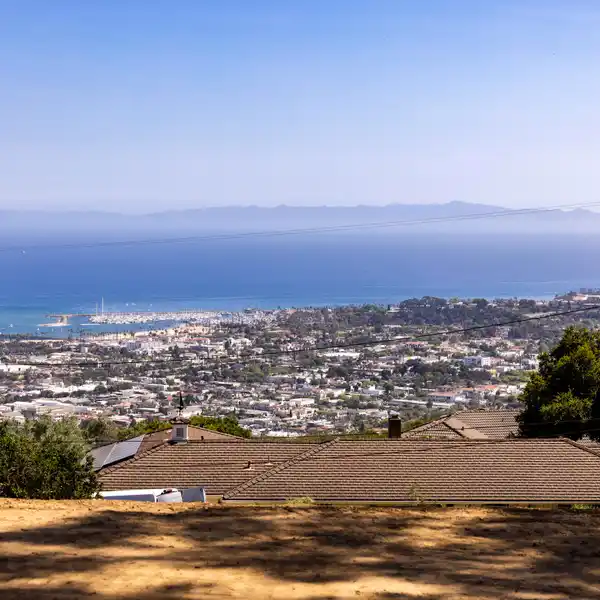 STUNNING OCEAN AND MOUNTAIN VIEW BUILDING SITE