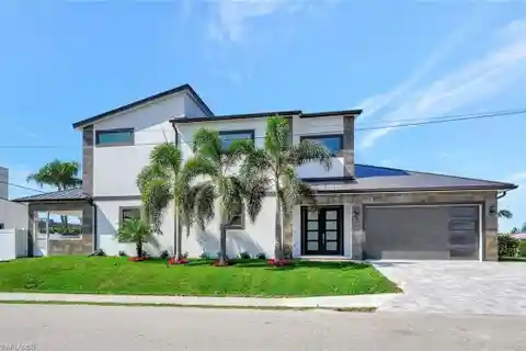 Luxury Naples Park Home with Outdoor Entertaining