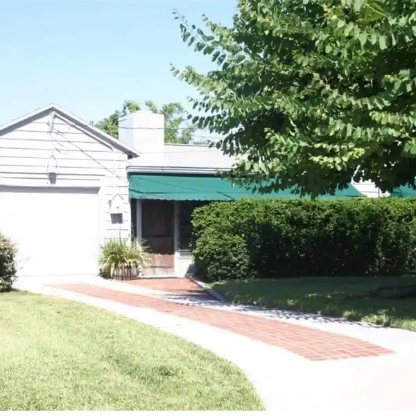 OVERSIZED LOT MINUTES FROM THE BEACH