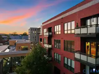 Stunning City Residence with Expansive Mountain Views