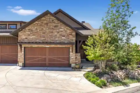 Nice Home with Panoramic Views