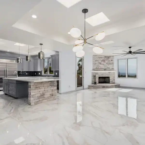 SPACIOUS SIX BEDROOM ESTATE ON 1.3 ACRES