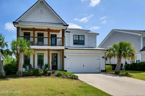 Spacious Home in Charming Landfall