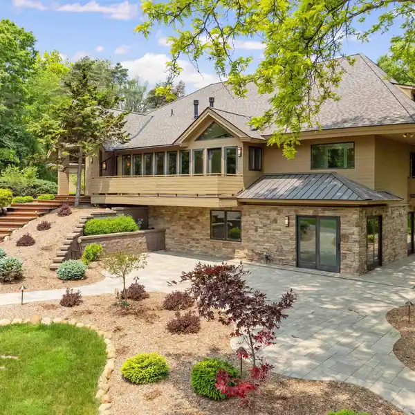 SPACIOUS CUSTOM HOME WITH HIGH-END FINISHES