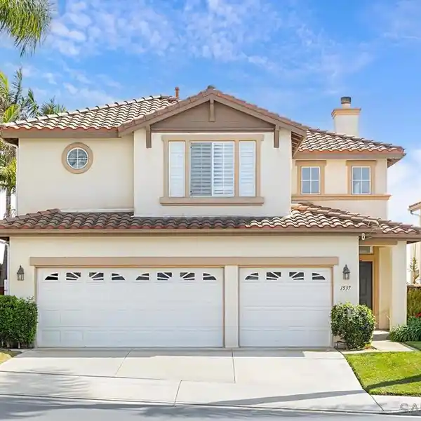 LOCATION AND LIFESTYLE IN A GATED COMMUNITY