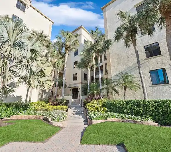 SPACIOUS FIRST FLOOR MIDRISE WITH PRIVATE GOLF COURSE VIEWS