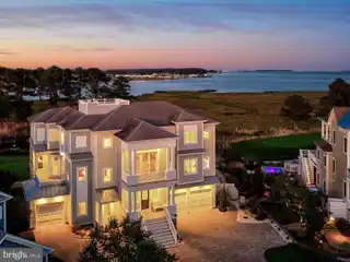 A Sanctuary of Coastal Elegance with Endless Views