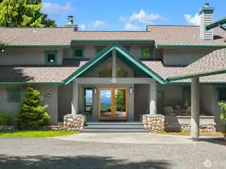 Stunning Mountain Views on Nearly Five Private Acres