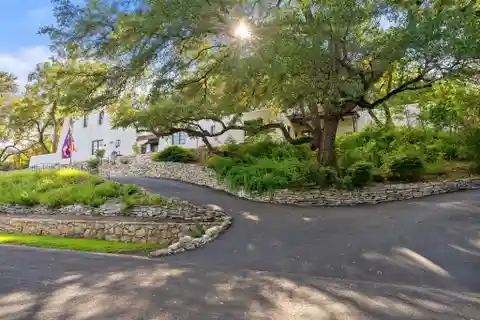 Rare Estate-Type Property in Lakeway