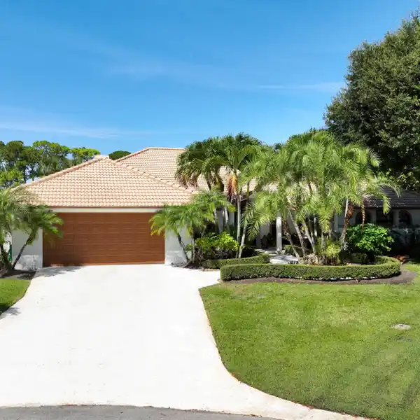 LUXURY LIVING IN THE HEART OF MARLWOOD