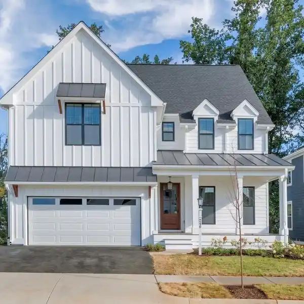 SPACIOUS PARK LANE MECHUM WITH DESIGNER UPGRADES