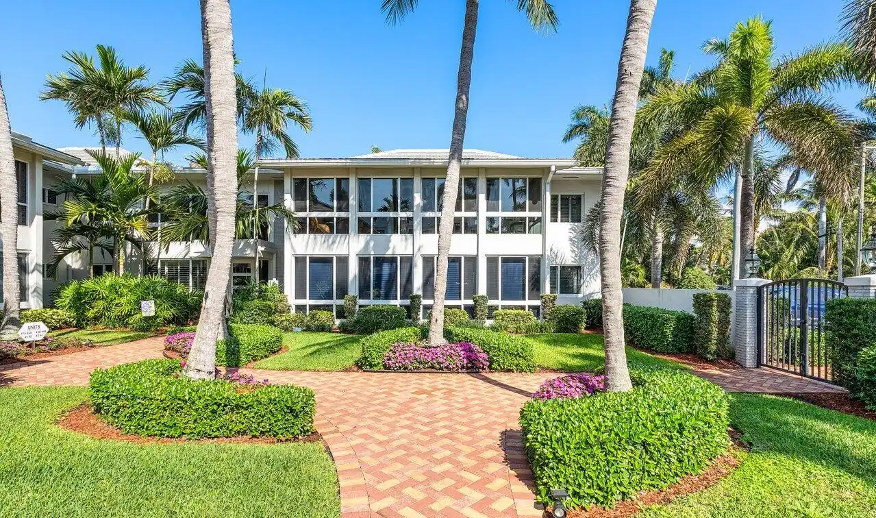 The Epitome of Modern Coastal Living