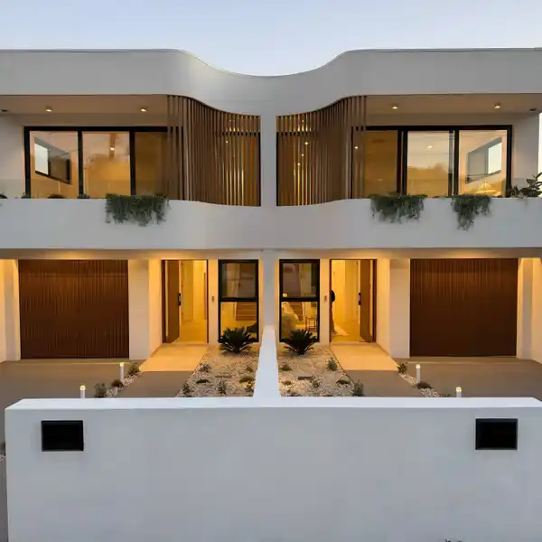STATE-OF-THE-ART CUSTOM DUPLEX