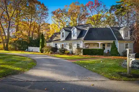Enchanting Cape Cod-Style Haven