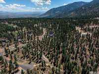 PRÍSTINA DOS-PLUS ACRES EN CLEAR CREEK TAHOE