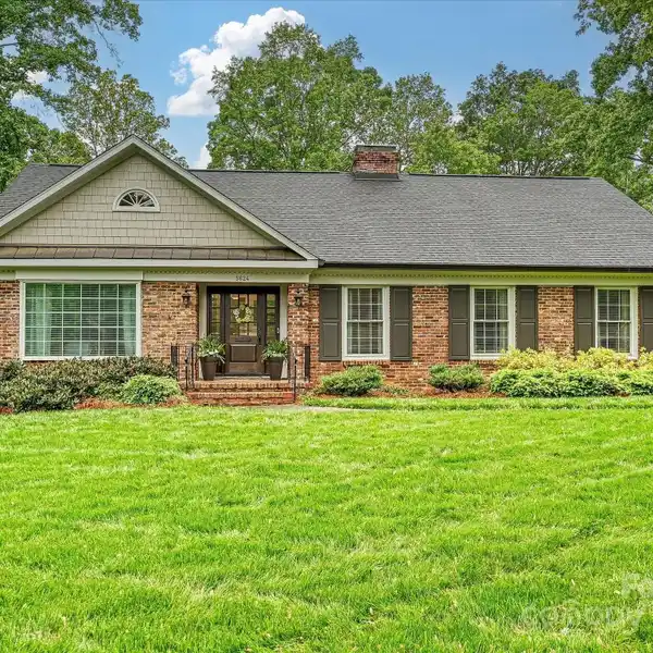 BEAUTIFUL HOME IN POPULAR BEVERLY WOODS EAST