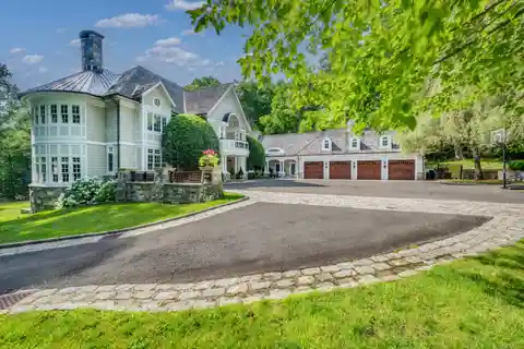 Luxurious Back Country Estate