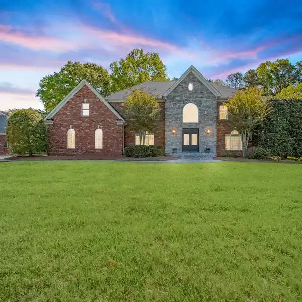 RARE GEM IN WEDDINGTON