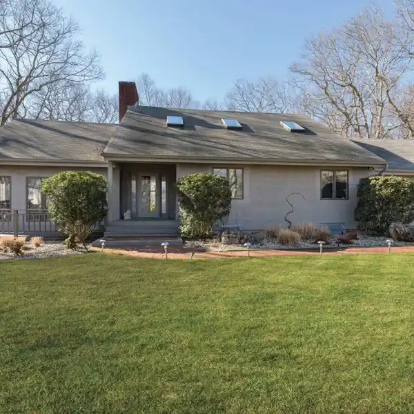 PEACEFUL SAG HARBOR RENTAL HOME