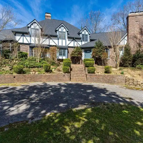 INCOMPARABLE PRIVATE ESTATE PROPERTY